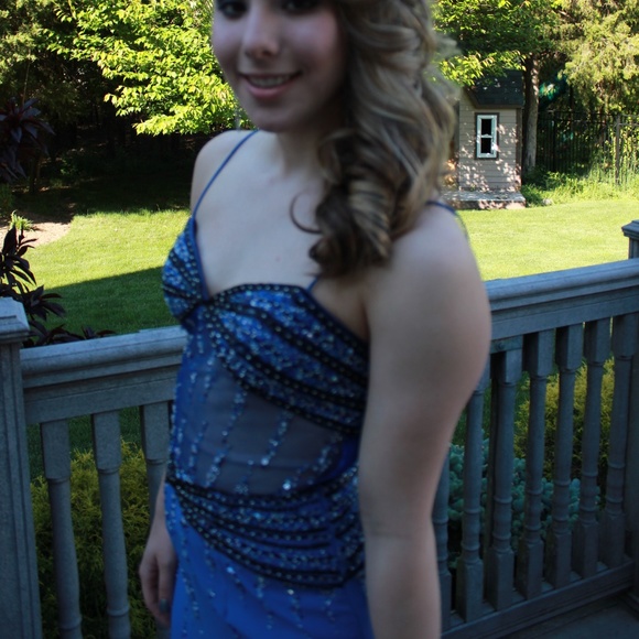 Prom dress - Picture 2 of 3